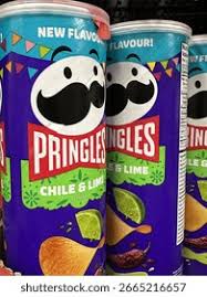 Pringles Chile & Lime – stackable potato crisps with spicy chili and zesty lime flavor in a resealable can.