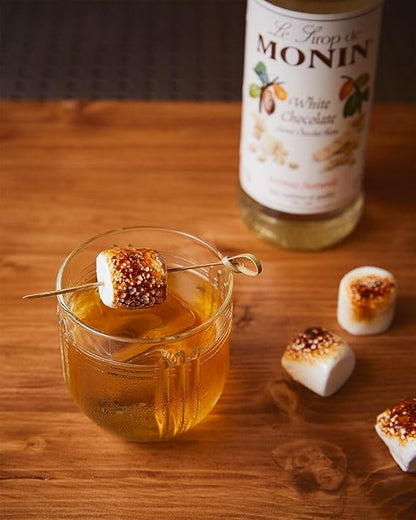 Latte made with MONIN Premium White Chocolate Syrup 700ml