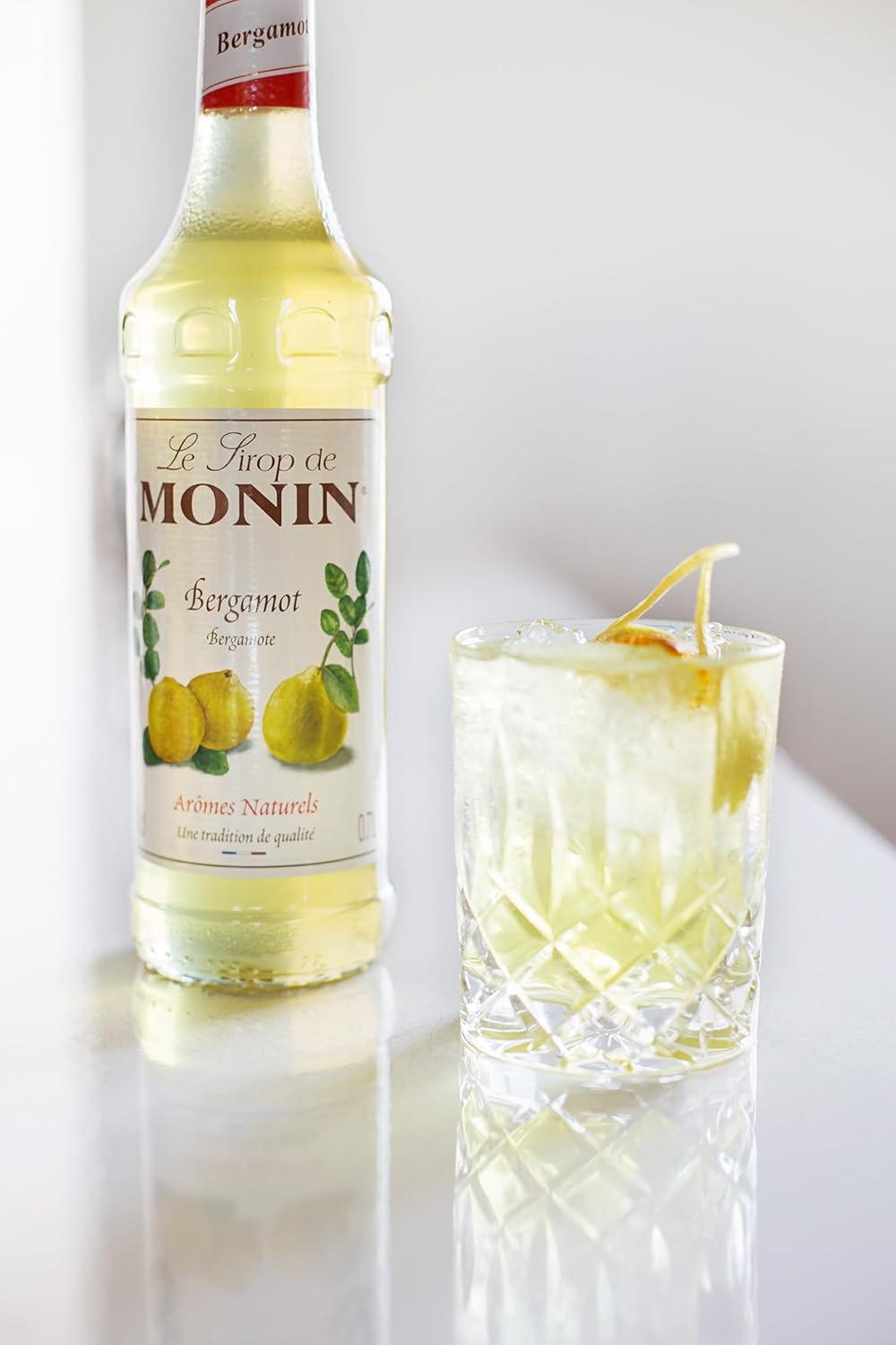MONIN Bergamot flavour syrup – vegan and allergen-free 700ml drink syrup bottle