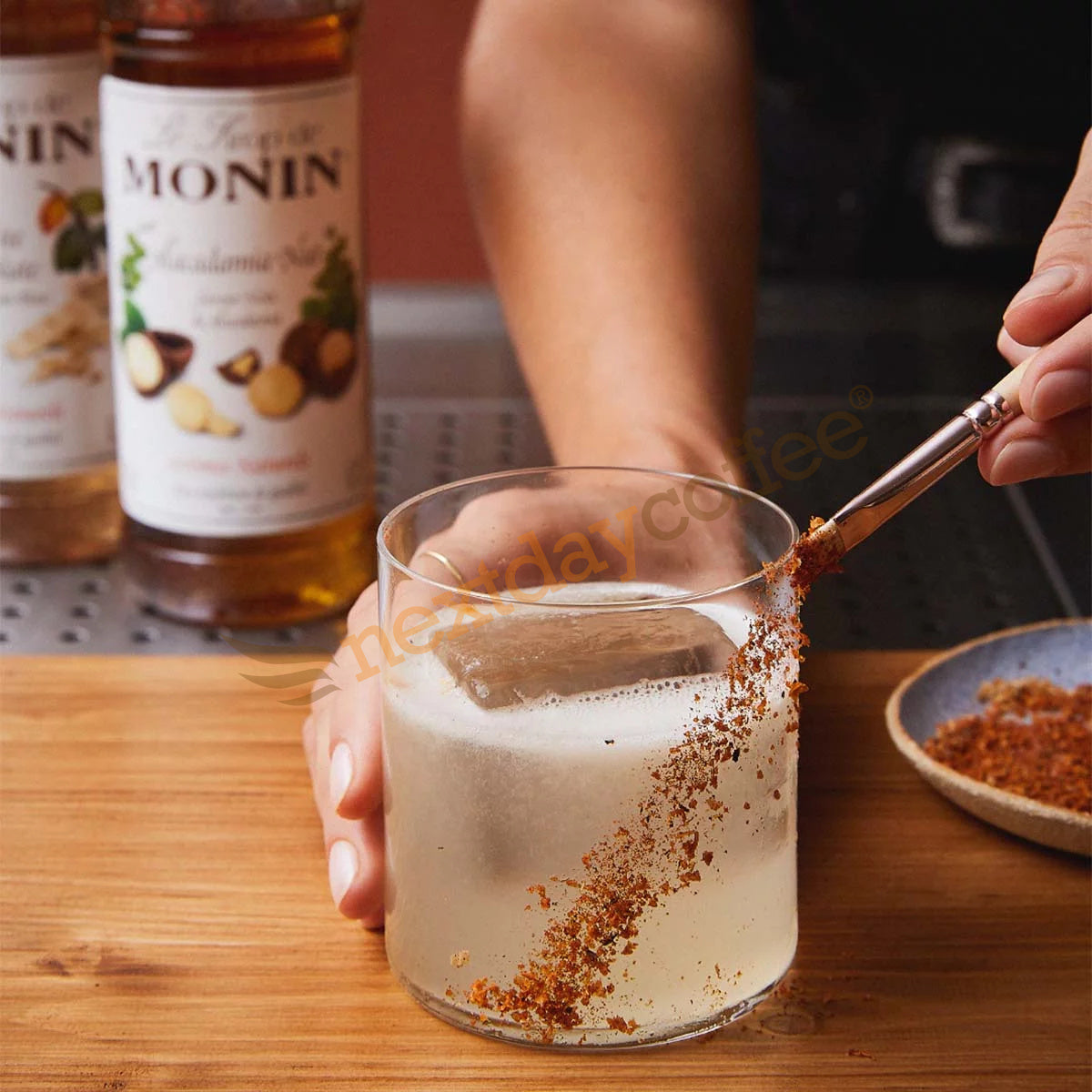 MONIN Vegan Macadamia Syrup 700 ml – Smooth Nutty Flavour for Gourmet Beverages