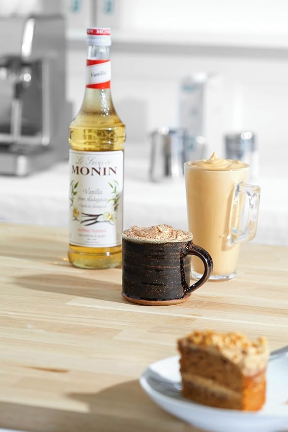 MONIN Vanilla Syrup 700ml bottle – rich Madagascan vanilla flavour for coffee, cocktails, milkshakes, and desserts