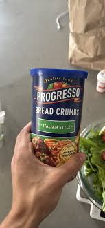 Progresso Plain Bread Crumbs, unseasoned and golden, ideal for crispy baked or fried dishes.